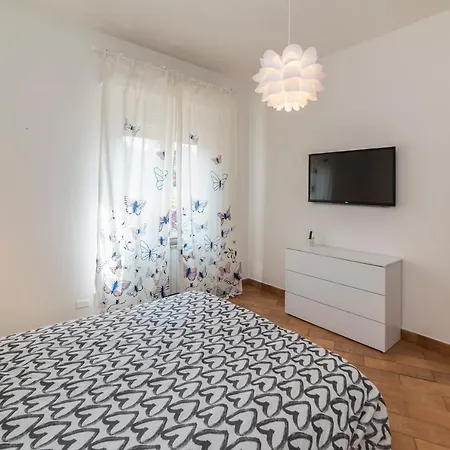 Apartment Eden House - With Garden & Parking La Spezia